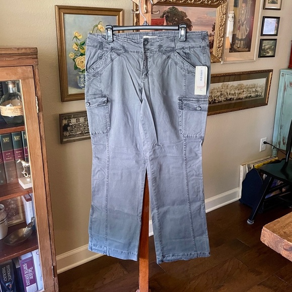 NWT Old Navy Pigment Dyed women’s low rise boot cut stretch cargo pants 12 blue - Picture 2 of 11